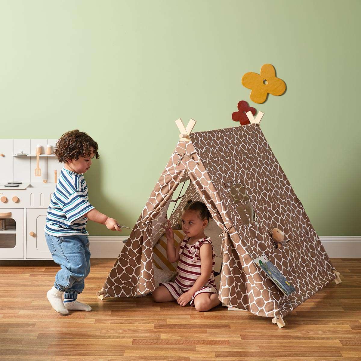 Minka House - Giraffe - Mocka New Zealand