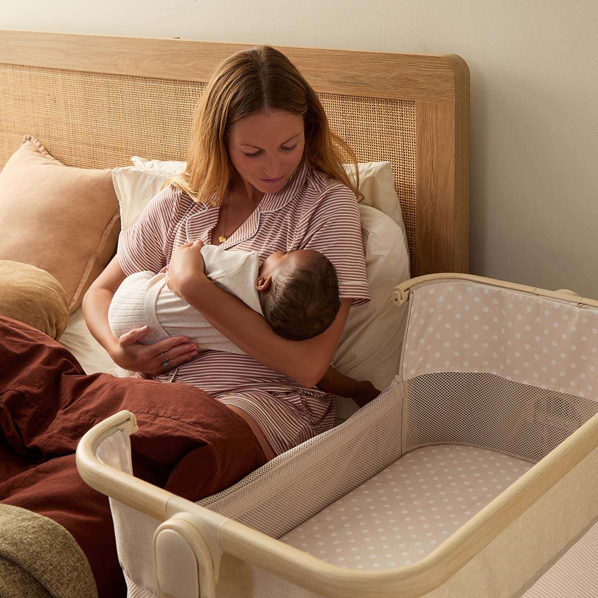 Mocka Dream Swing Co Sleeper Bassinet - Mocka New Zealand