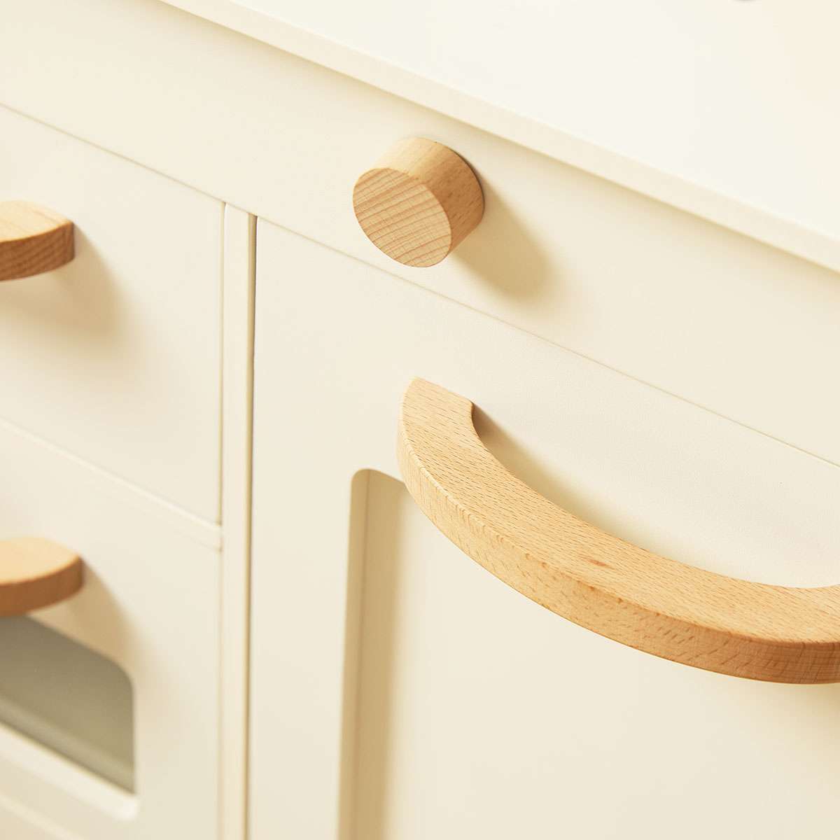 Cottage Scalloped Kitchen - Cream