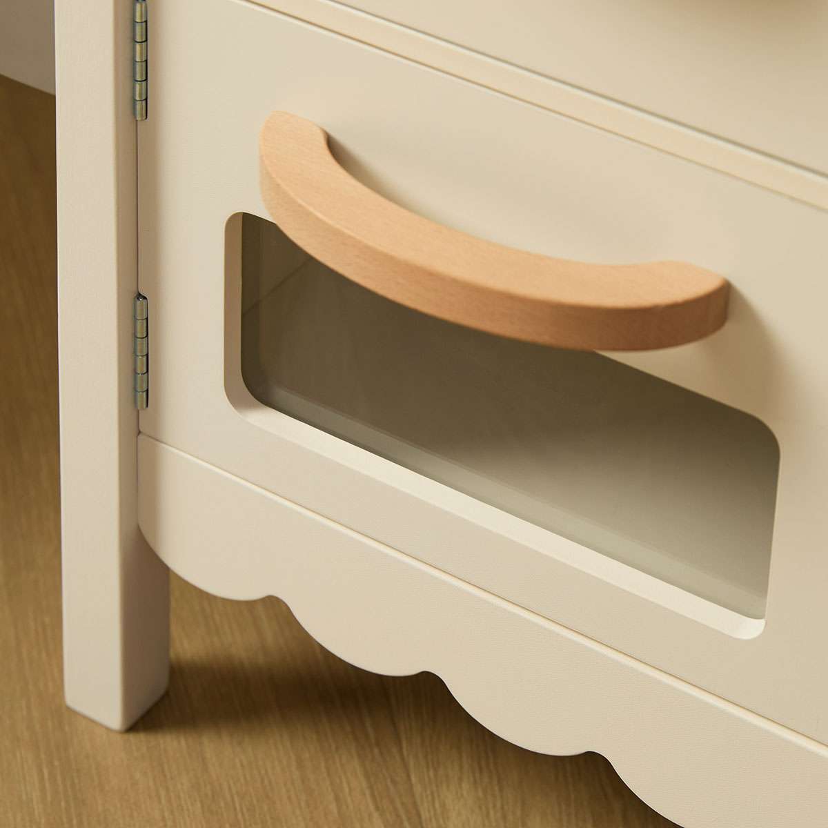 Cottage Scalloped Kitchen - Cream