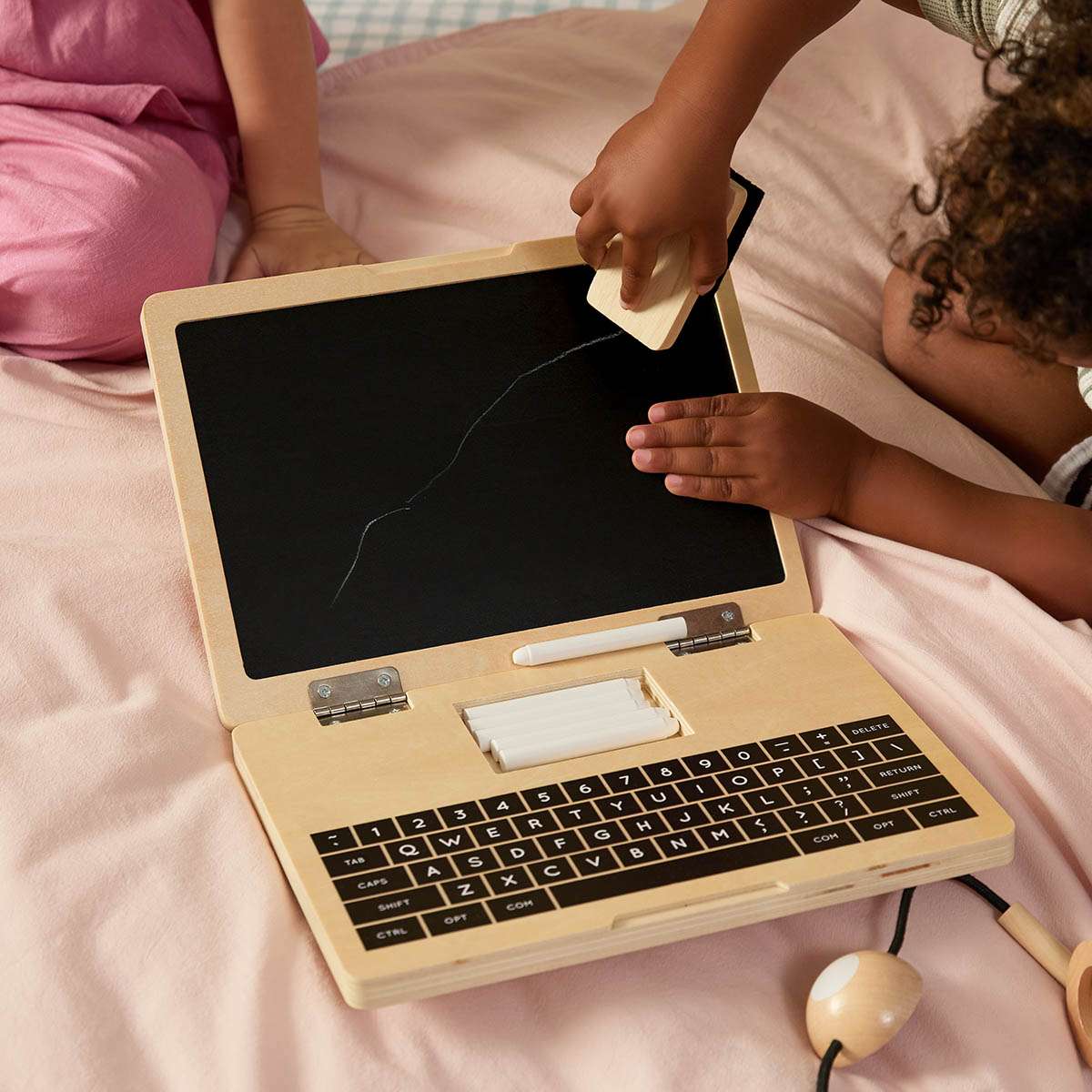 Play Laptop with Blackboard
