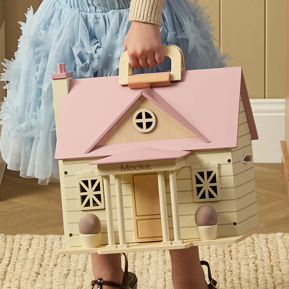 Carry Me Mini Dollhouse 14 Piece Set
