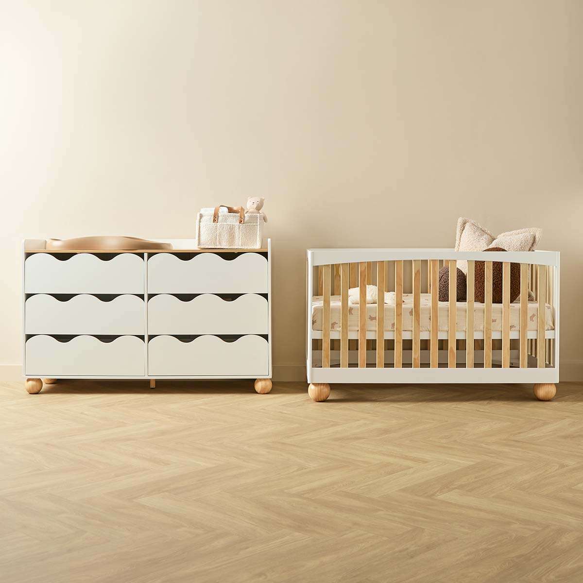Blake Cot - White/Natural